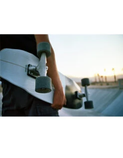 Carver™ CARVER BLACK TIP 32,5'' SURFSKATE 2023 -Glide Quest Shop carver black tip 32 5 cx surfskate completo 2