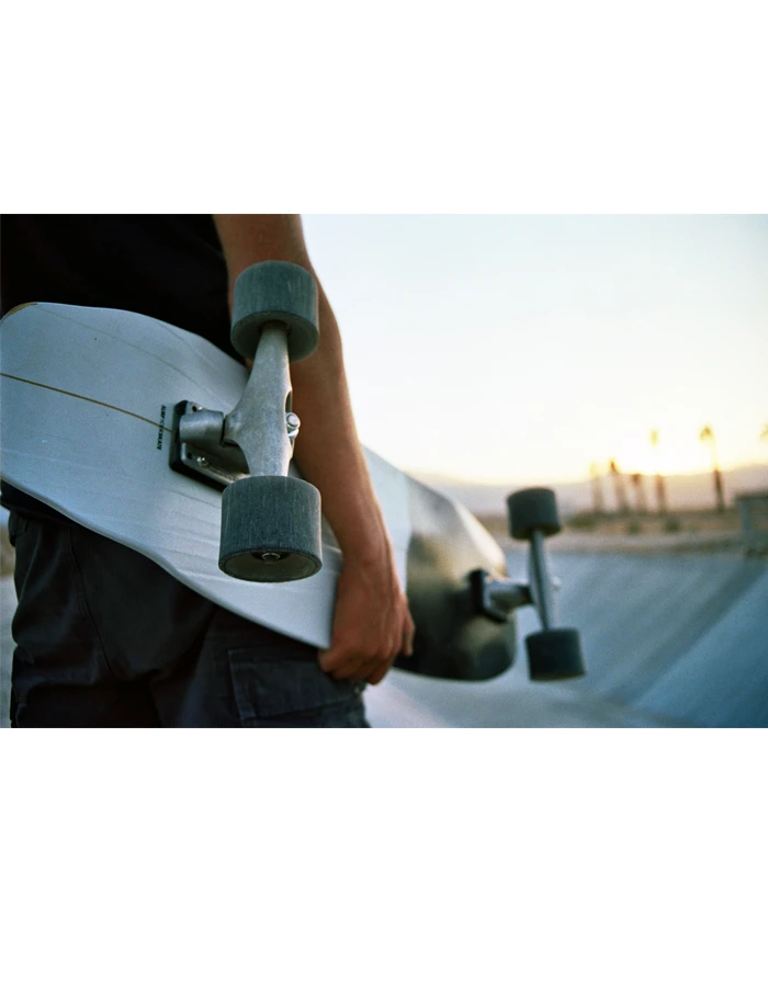 Carver™ CARVER BLACK TIP 32,5'' SURFSKATE 2023 - Image 5